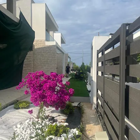 Sunset Yerakini Polýgyros