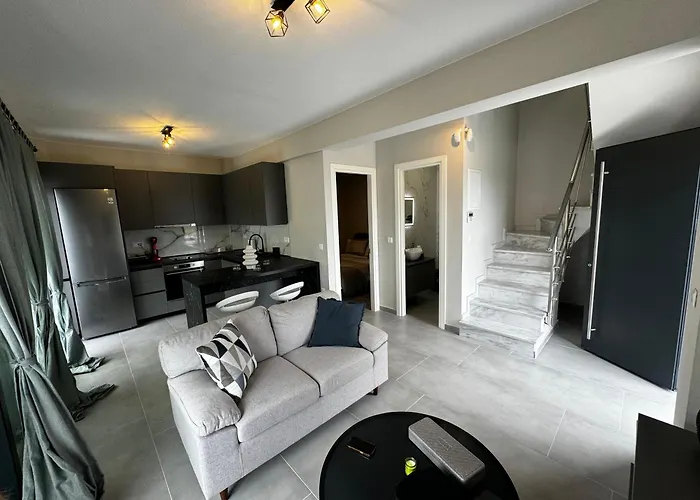 Sunset Yerakini Polýgyros